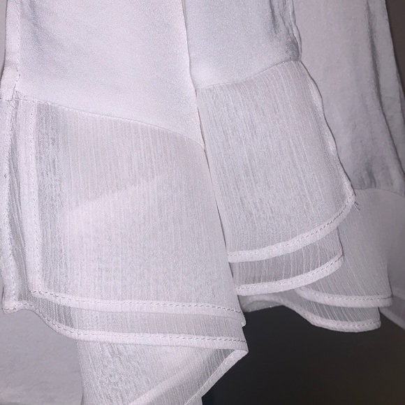 🎉HOST PICK🎉 Vera Wang sleeveless blouse - Picture 6 of 8